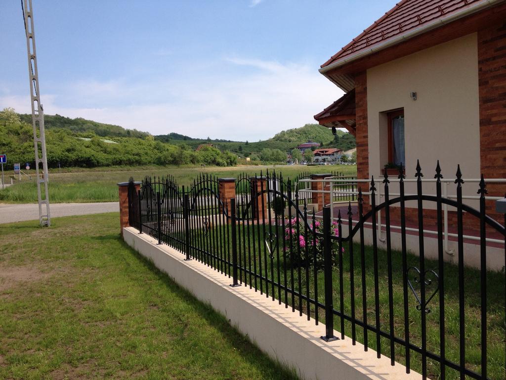 Vidor Vendeghaz Hotel Demjen Bagian luar foto